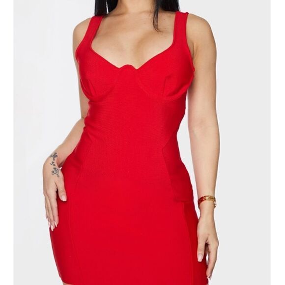 Pretty Little Thing Red BodyCon Shape Bandage Stretch Sexy Mini Dress NEW - Picture 2 of 16